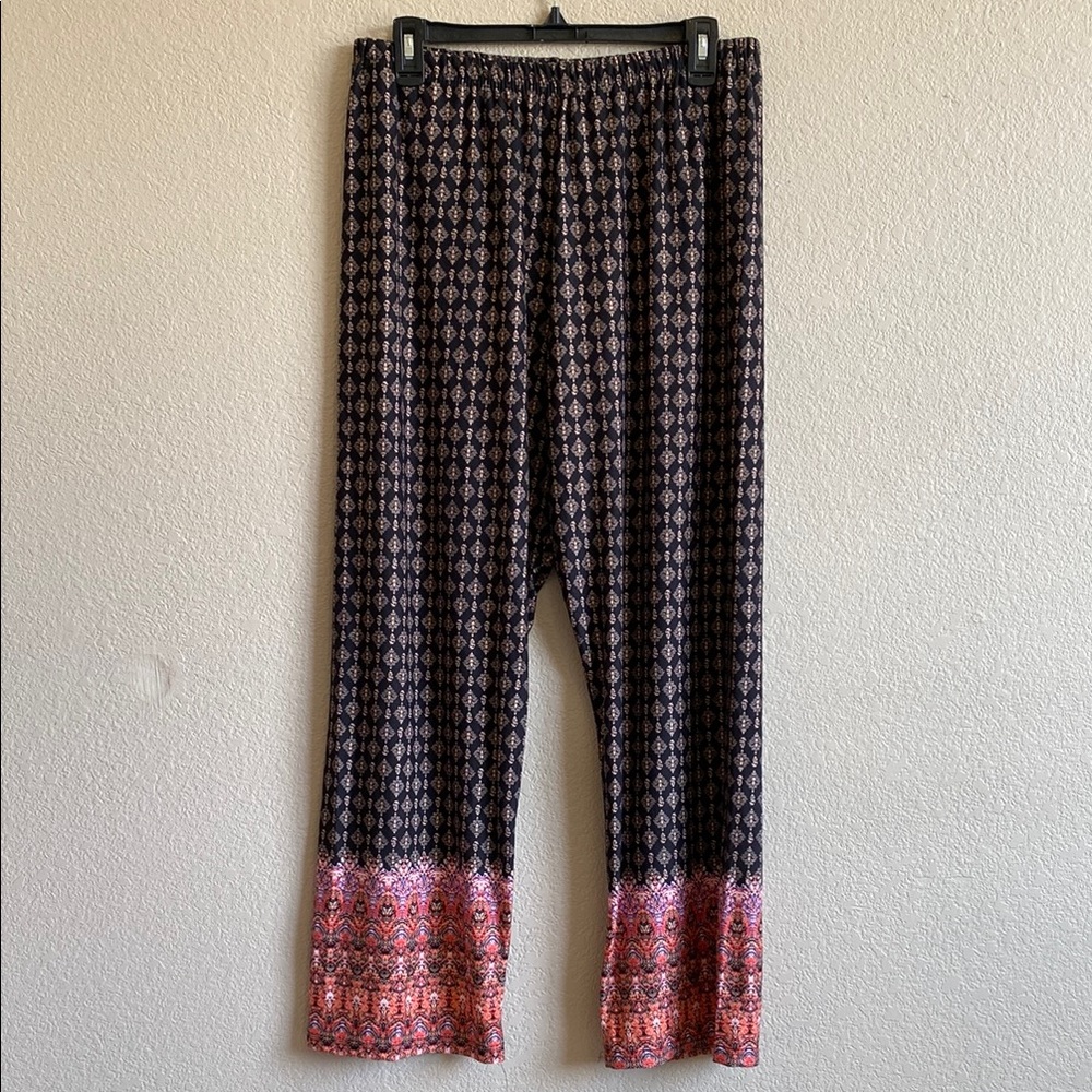 New Patterned Pajama Set - Picture 4 of 5